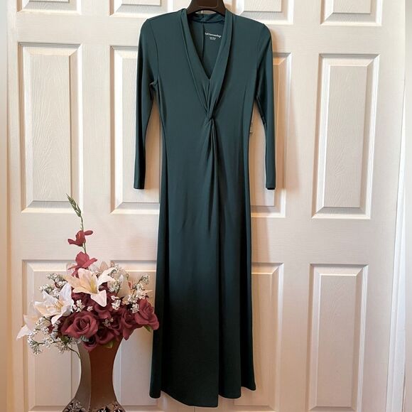 GREEN PETITE XS (2-4) LAGIA LONG SLEEVE V NECK MAXI DRESS in ATLANTIC DEEP GREEN - Picture 1 of 5